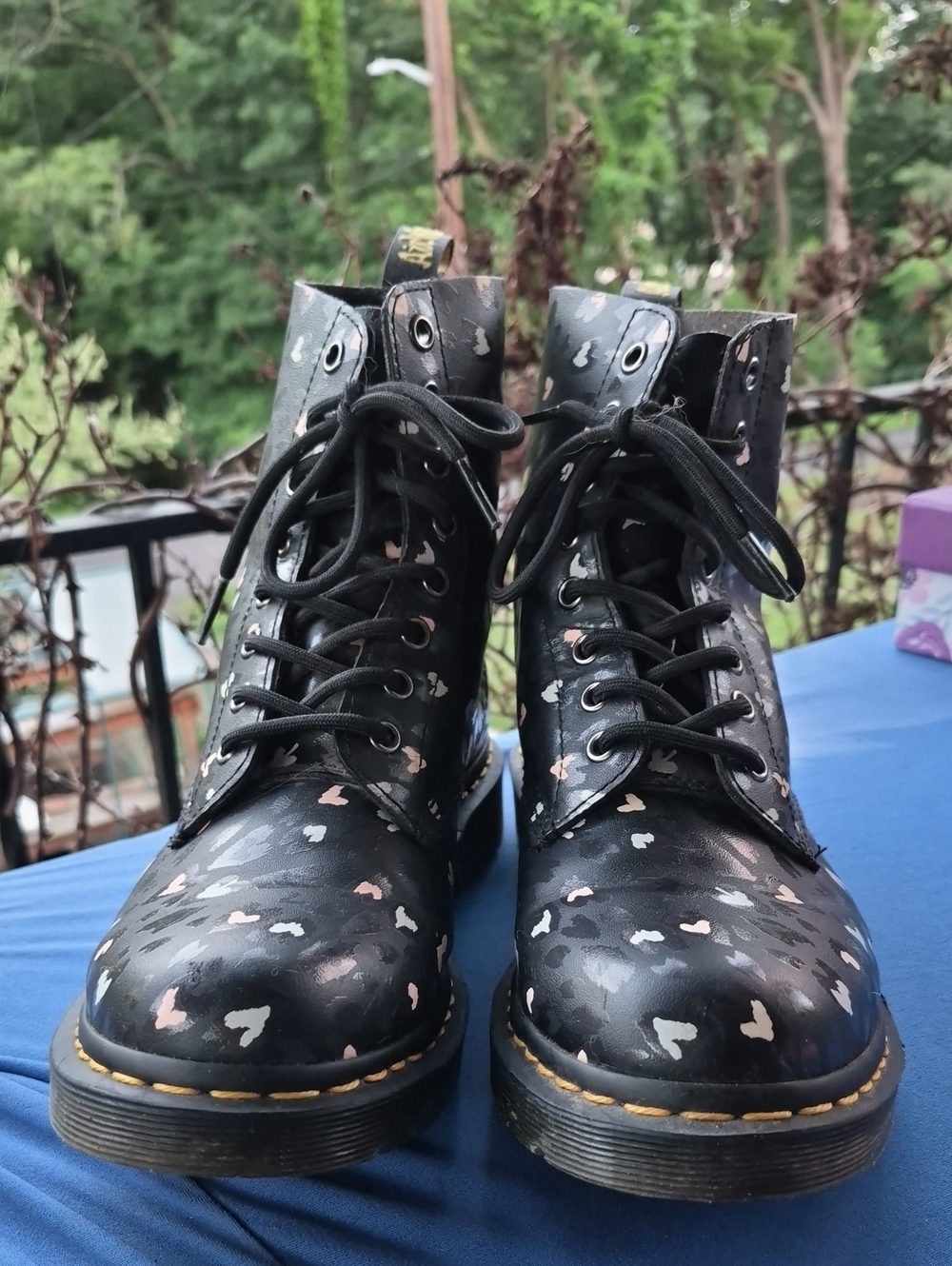 DOC MARTENS 💘  PASCAL BOOT 💘 HEART PRINT LEATHER 🫶 US M 7 🫶 EUC LN! (copy)